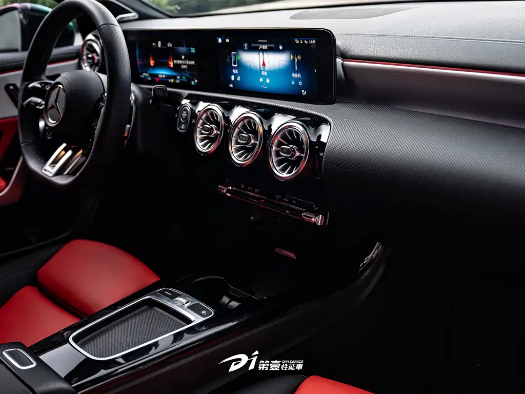 Mercedes-Benz A-Class AMG 2025 — фото 8