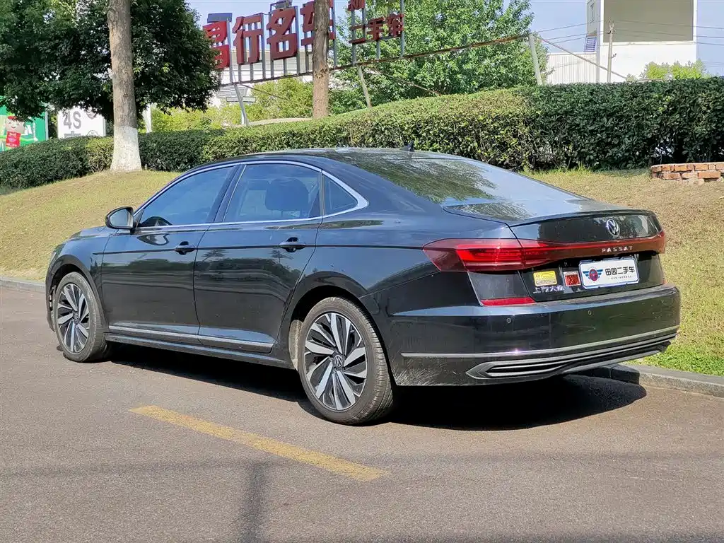 Volkswagen Passat 2025 — фото 4