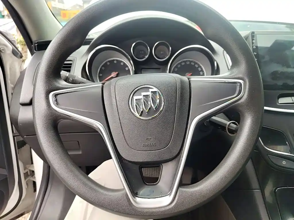 Buick Regal 2016 — фото 11