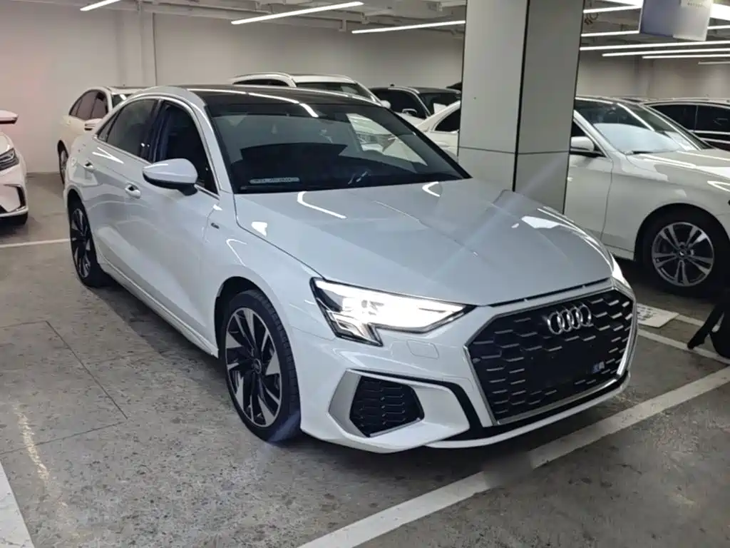 Audi A3 2024 — фото 4