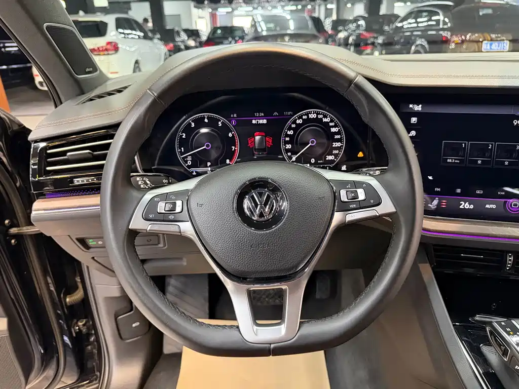 Volkswagen Touareg 2020 — фото 19