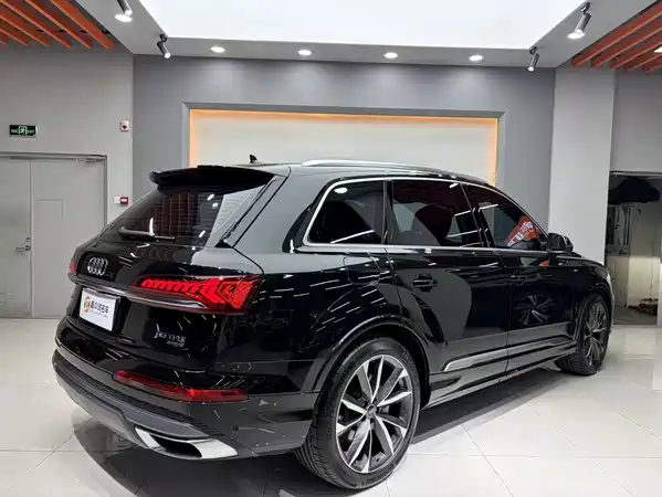Audi Q7 2023