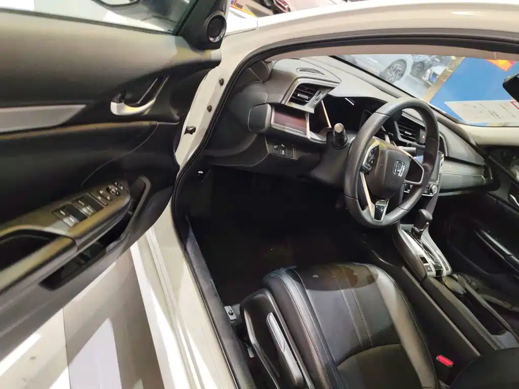 Honda Civic 2019 — фото 16