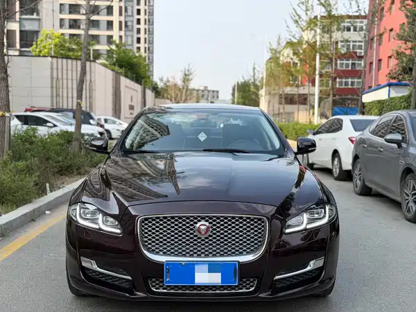 Jaguar XJ 2016