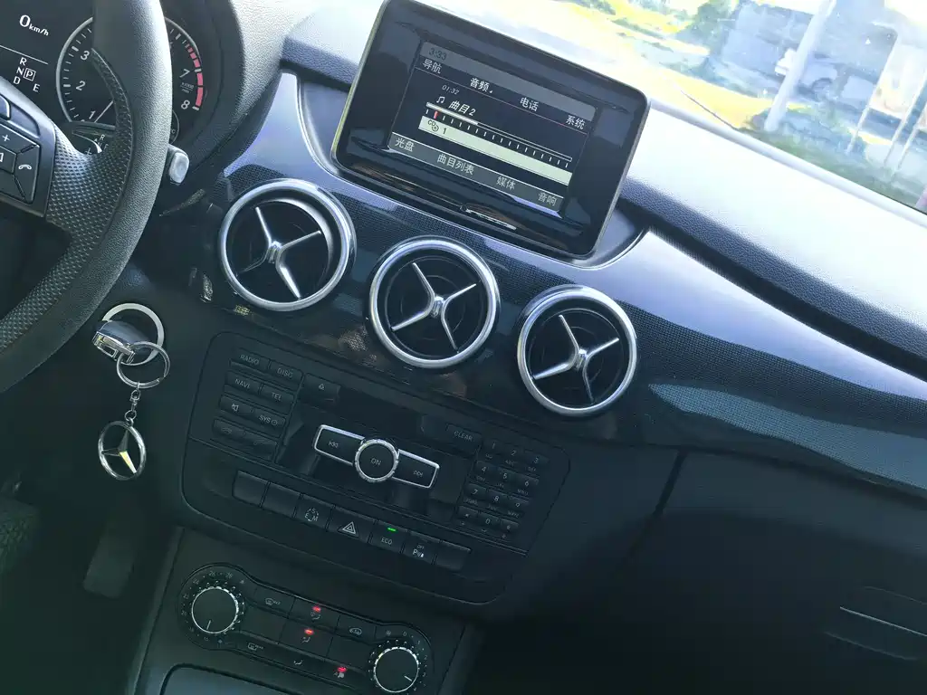 Mercedes-Benz B-Class 2013 — фото 11