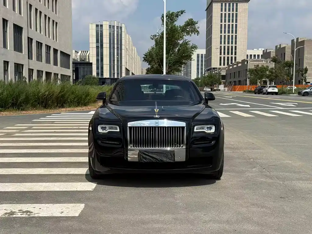Rolls-Royce Ghost 2013 — фото 1