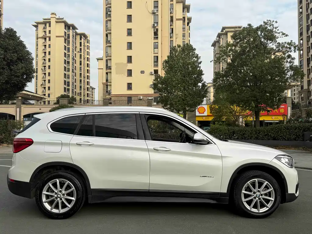 BMW X1 2018 — фото 15