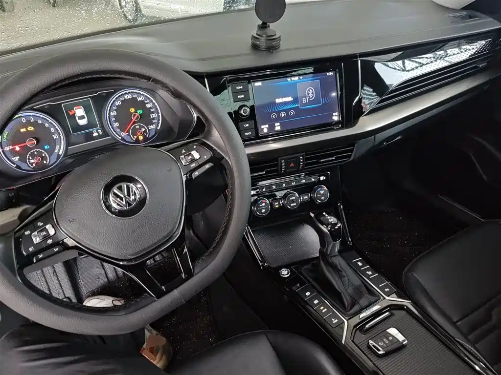 Volkswagen Passat PHEV 2019 — фото 10