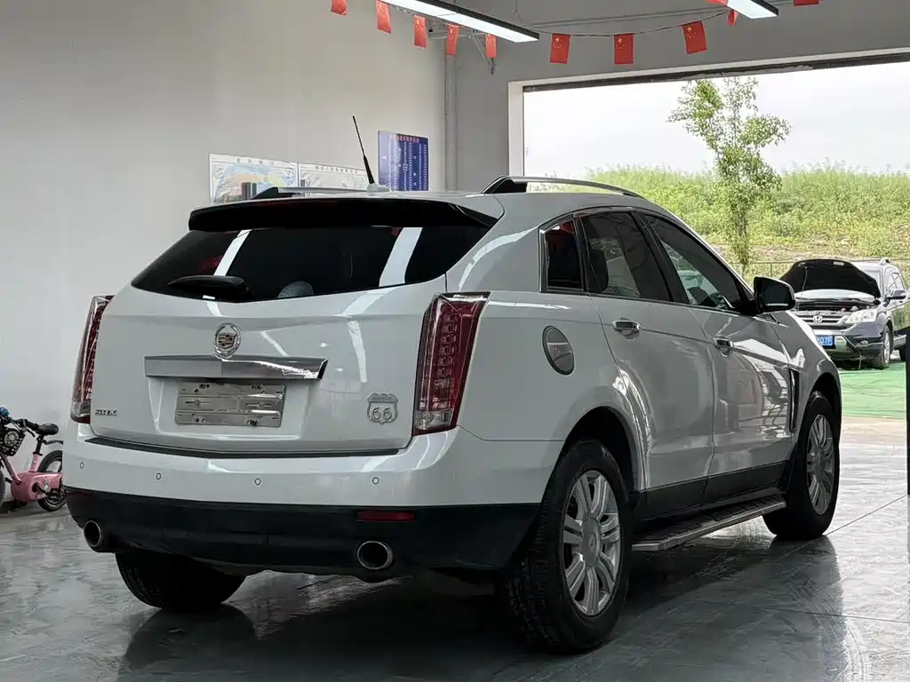 Cadillac SRX 2016 — фото 18