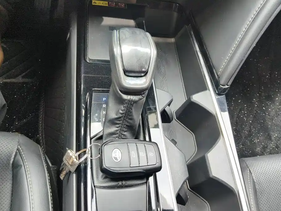 Toyota Camry 2025 — фото 16