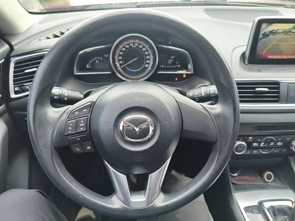 Mazda 3 Axela 2016 — фото 11