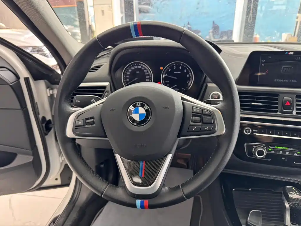 BMW 1 Series 2018 — фото 20