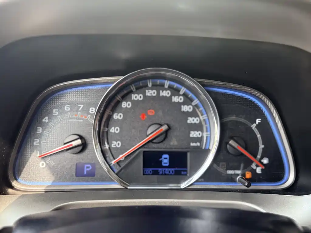 Toyota RAV4 2015 — фото 21