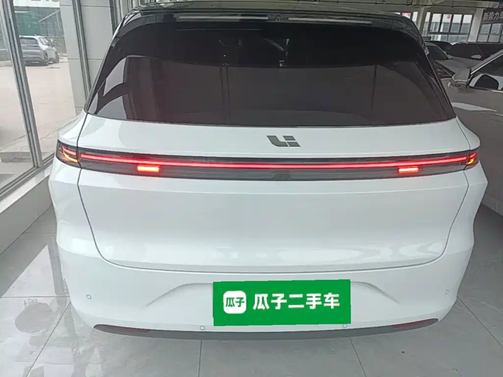 Li Auto Li L6 2025