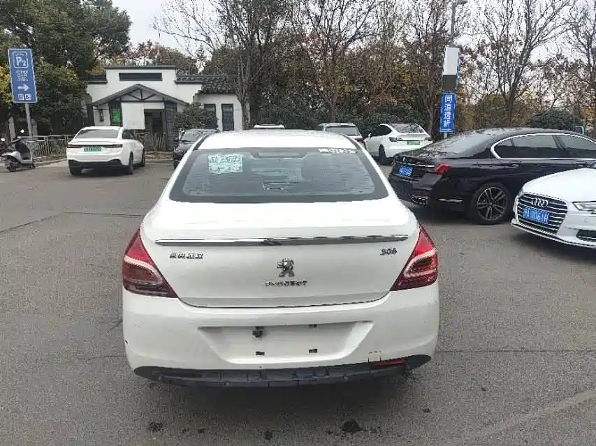Peugeot 308 2016