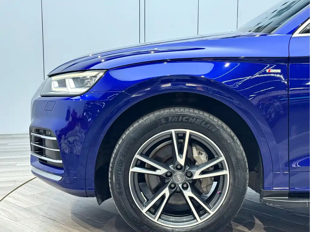 Audi Q5L 2020 — фото 28
