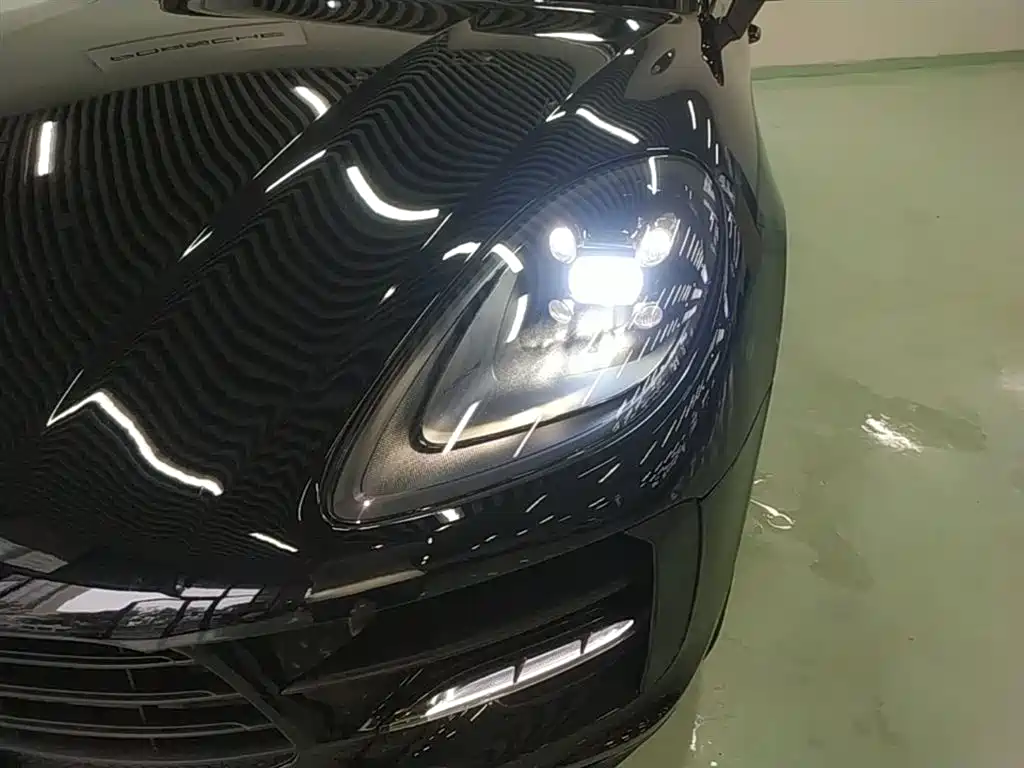 Porsche Macan 2019 — фото 24