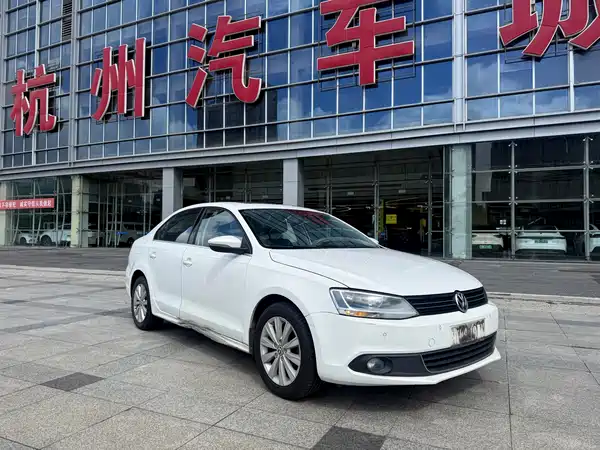 Volkswagen Sagitar 2015