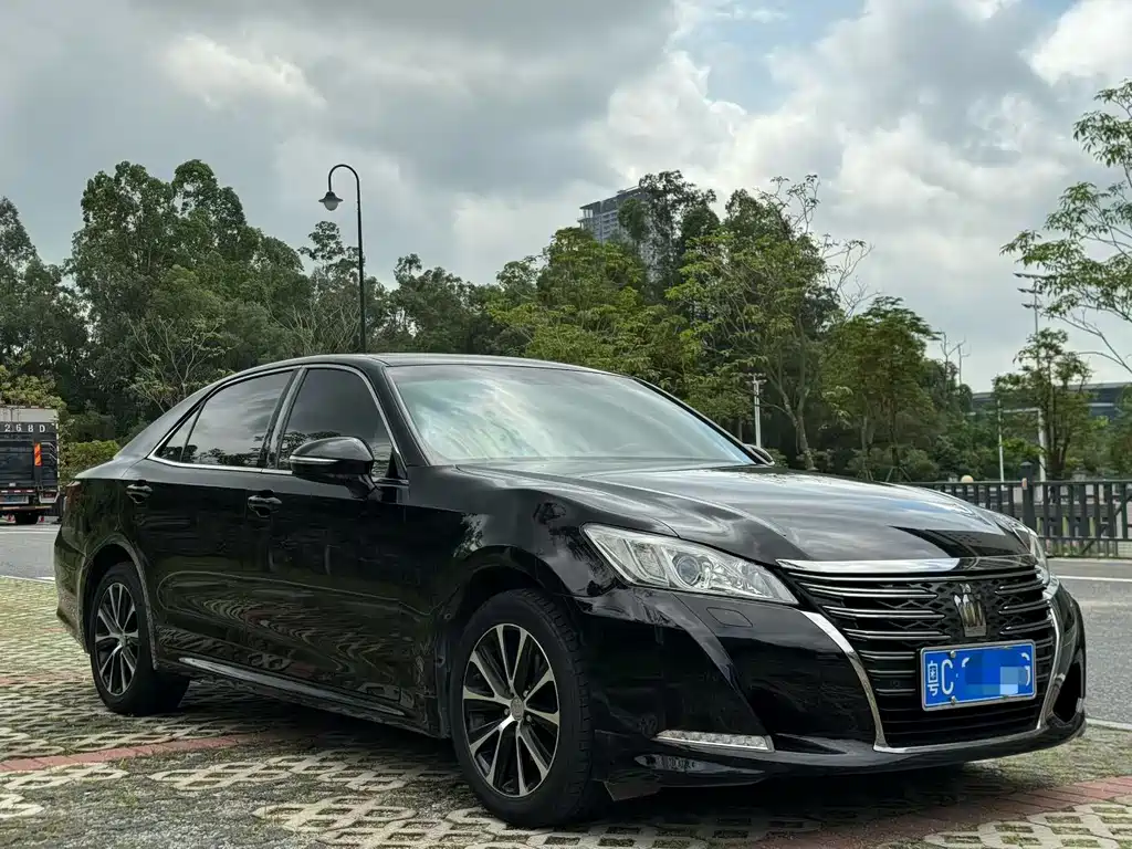 Toyota Crown 2018 — фото 3