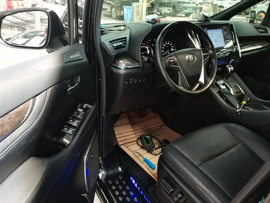 Toyota Vellfire 2021 — фото 12