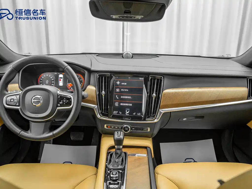 Volvo S90 2018 — фото 12
