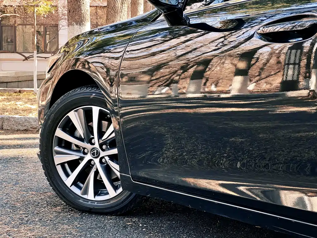 Lexus ES 2019 — фото 7