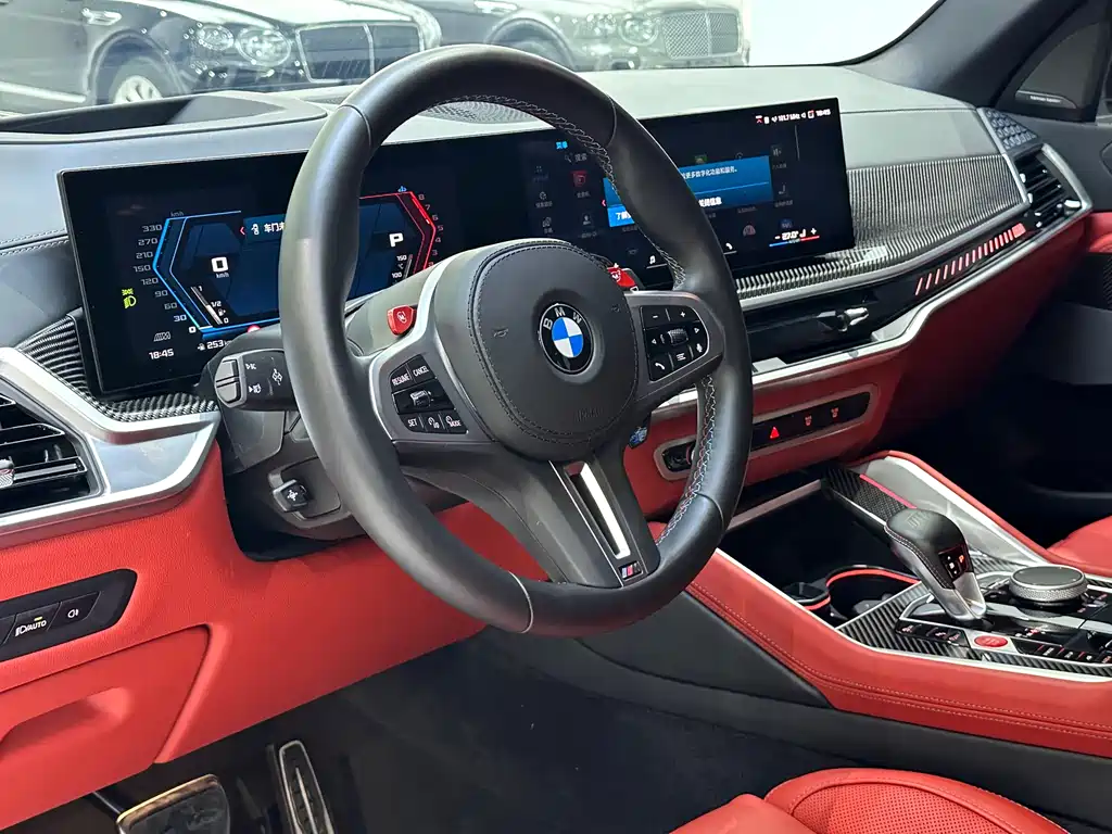 BMW X5 M 2025 — фото 8