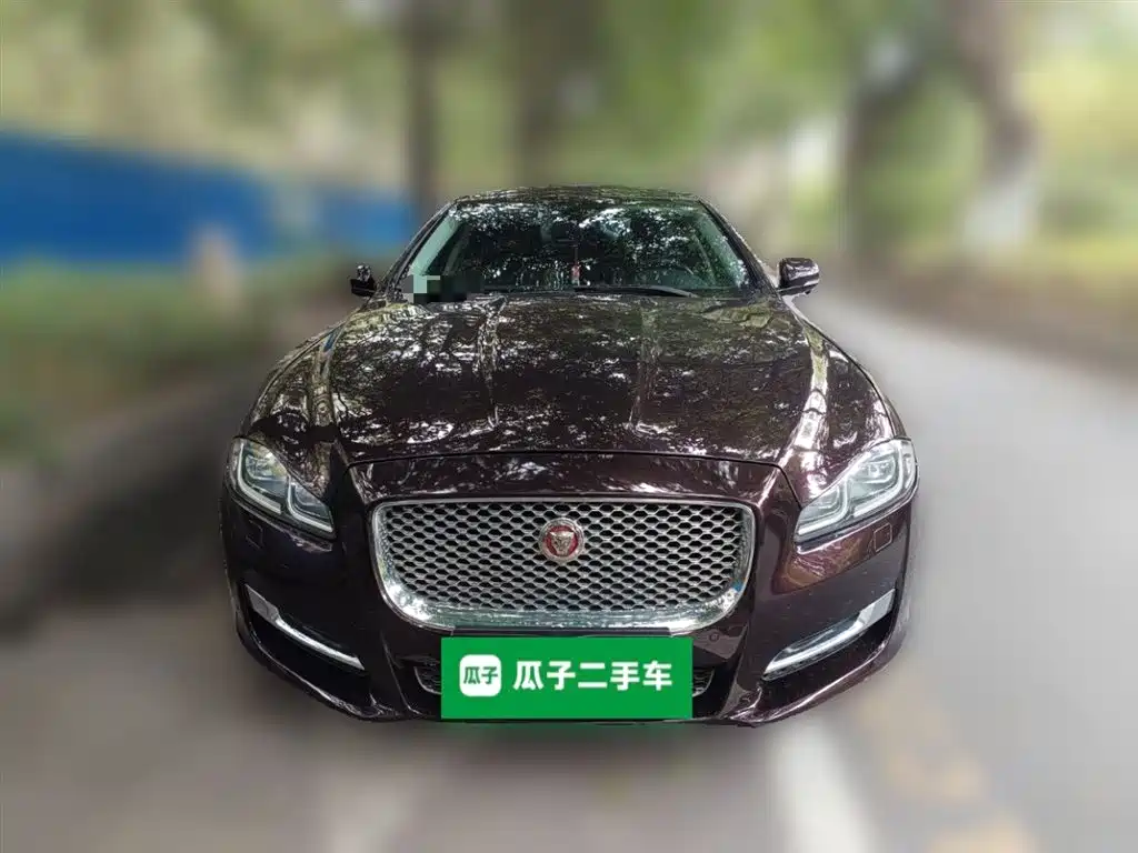 Jaguar XJ 2016 — фото 24