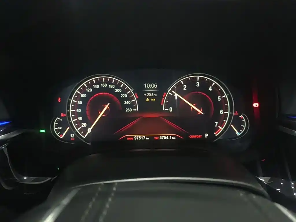 BMW 5 Series 2019 — фото 12