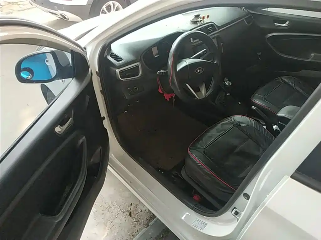 Hyundai Verna 2018 — фото 16