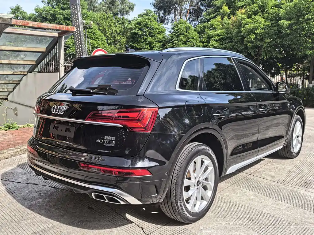 Audi Q5L 2022 — фото 6