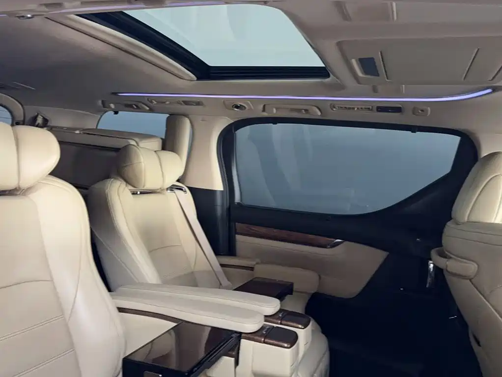 Toyota Alphard 2017 — фото 7