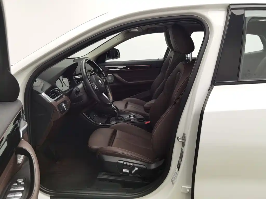 BMW X2 2023 — фото 10