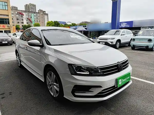Volkswagen Sagitar 2018