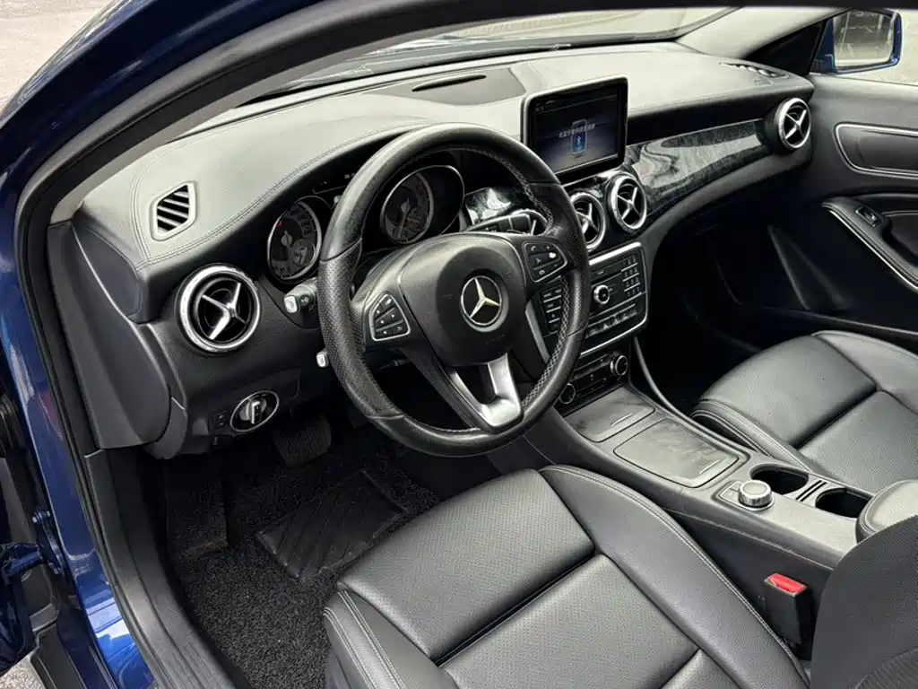Mercedes-Benz GLA 2017 — фото 13