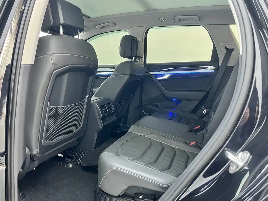 Volkswagen Touareg 2021 — фото 8