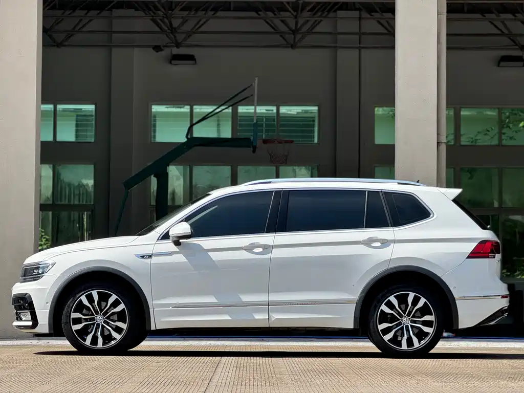 Volkswagen Tiguan L 2019 — фото 3
