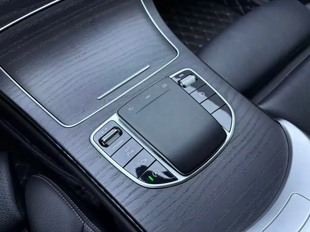 Mercedes-Benz C-Class 2020