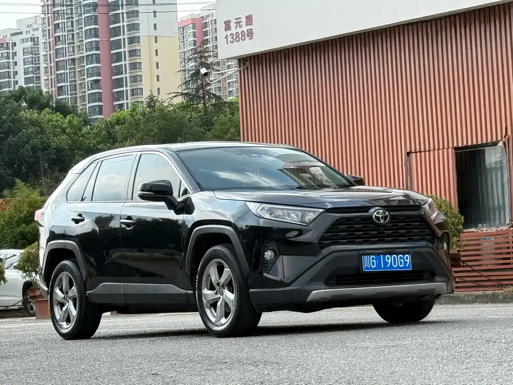 Toyota RAV4 2020 — фото 6