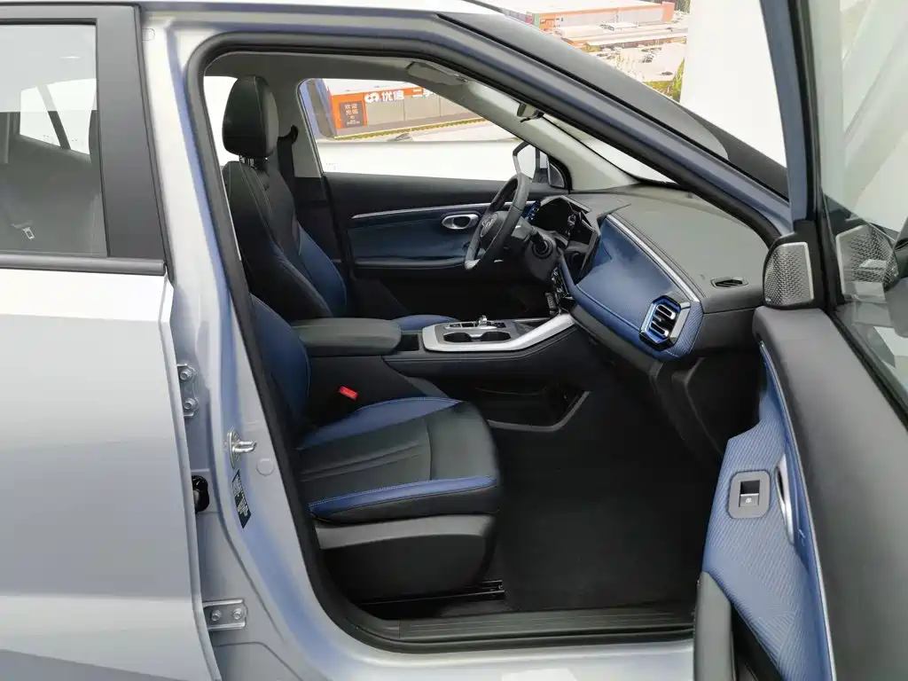 GAC Trumpchi GS3 2025 — фото 23