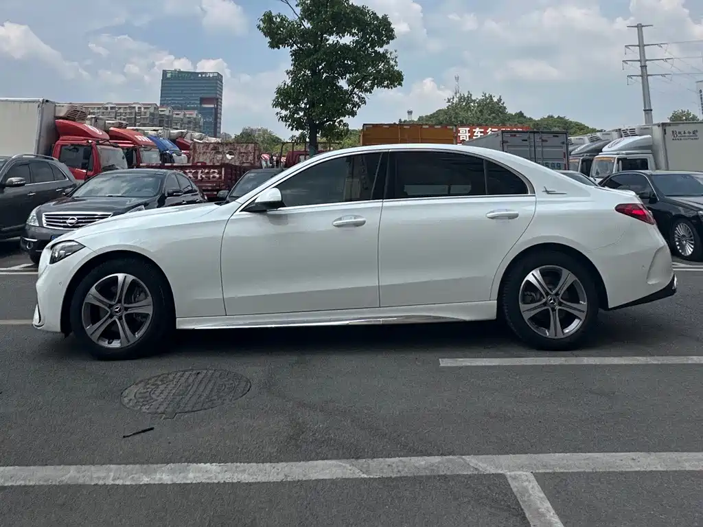 Mercedes-Benz C-Class 2022