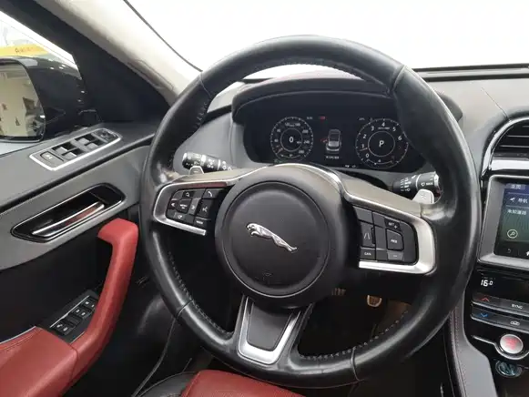 Jaguar F-PACE 2020 — фото 4