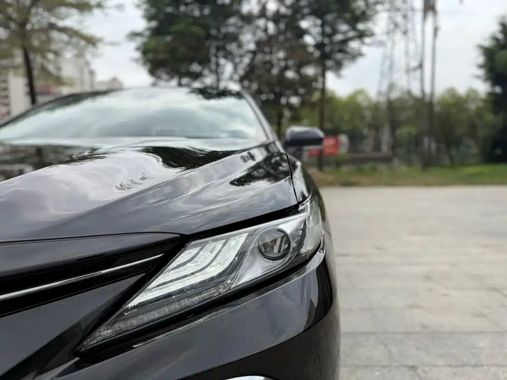 Toyota Camry 2022 — фото 16