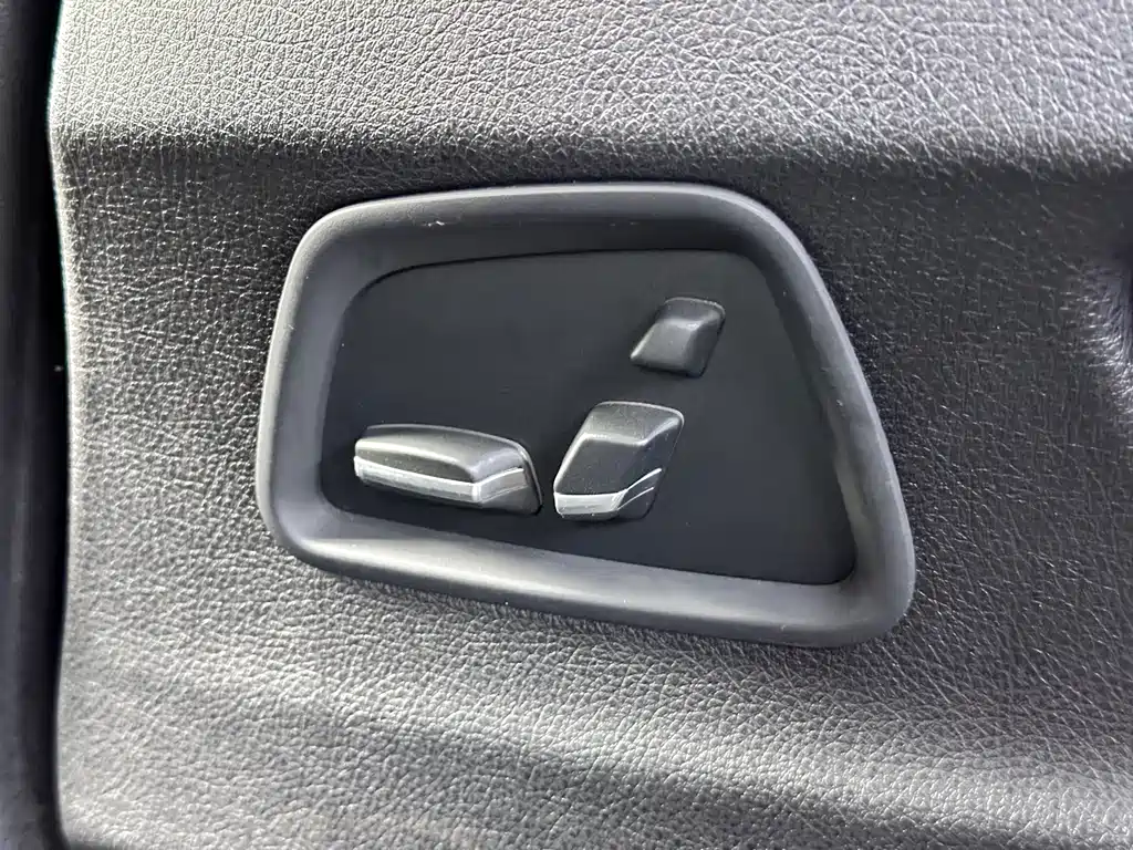 BMW 5 Series 2016 — фото 17
