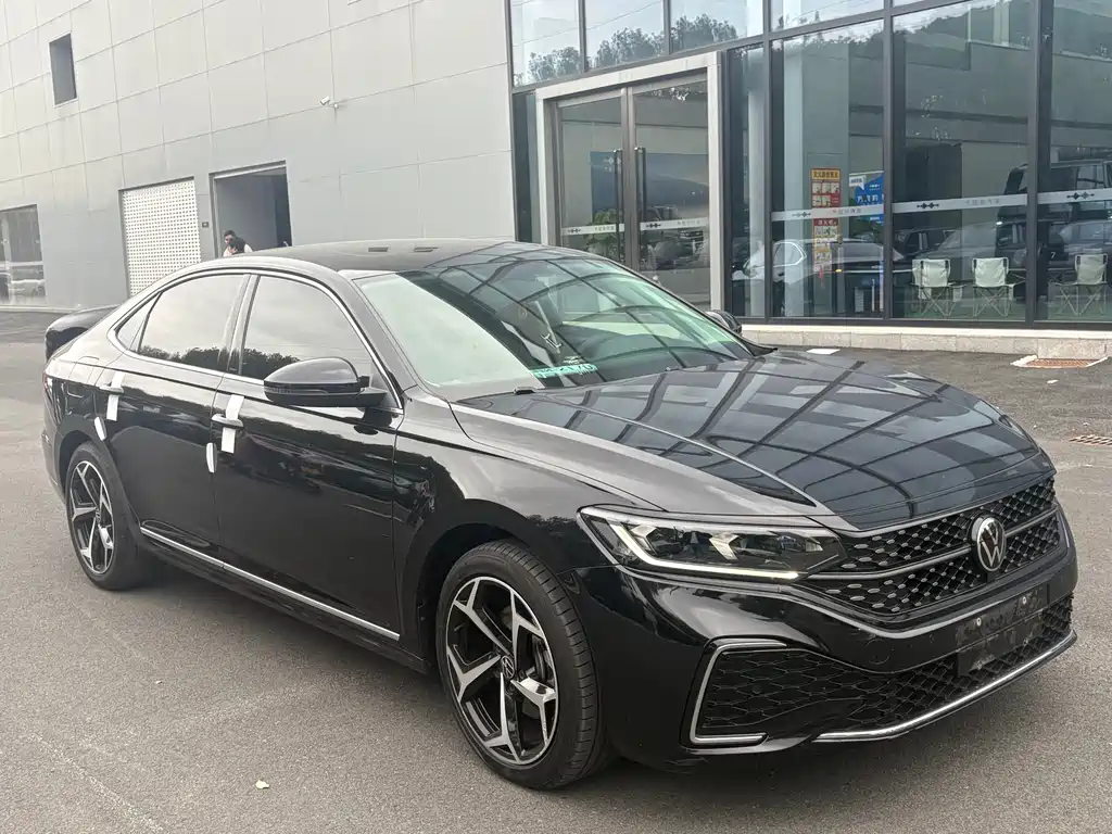 Volkswagen Passat 2023