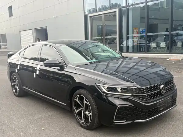 Volkswagen Passat 2023