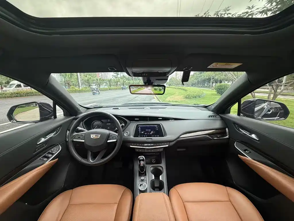 Cadillac XT4 2023 — фото 10