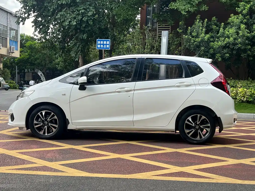 Honda Fit 2018 — фото 5