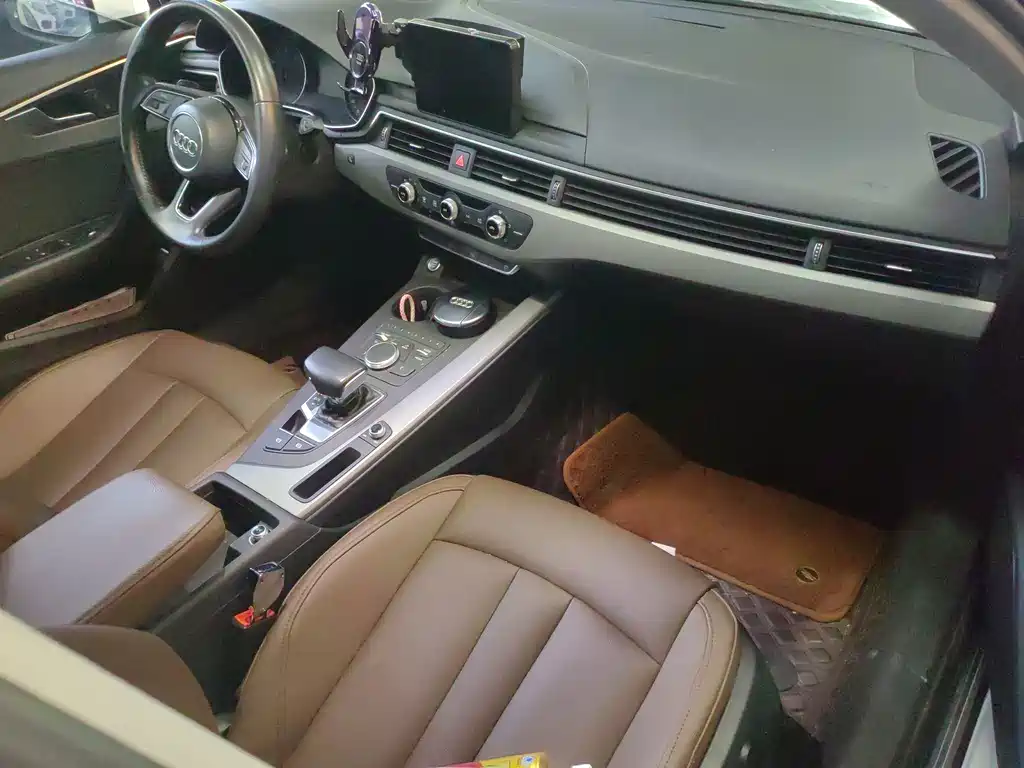 Audi A4L 2018