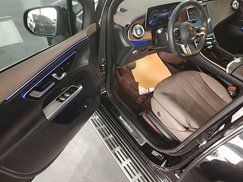 Mercedes-Benz EQE SUV 2024 — фото 16